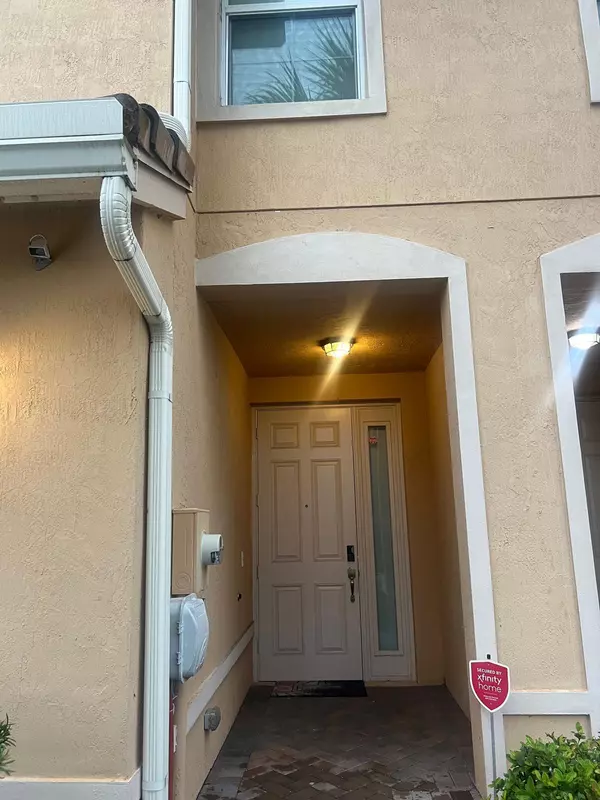 Lake Worth, FL 33463,5895 Monterra Club DR