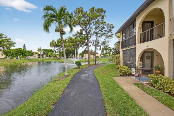 Greenacres, FL 33463,340 Pine Ridge CIR B-2