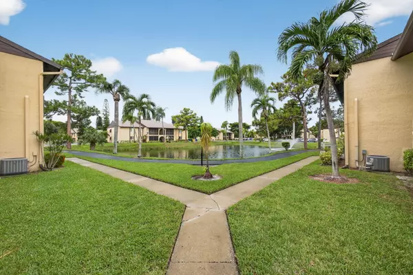Greenacres, FL 33463,340 Pine Ridge CIR B-2