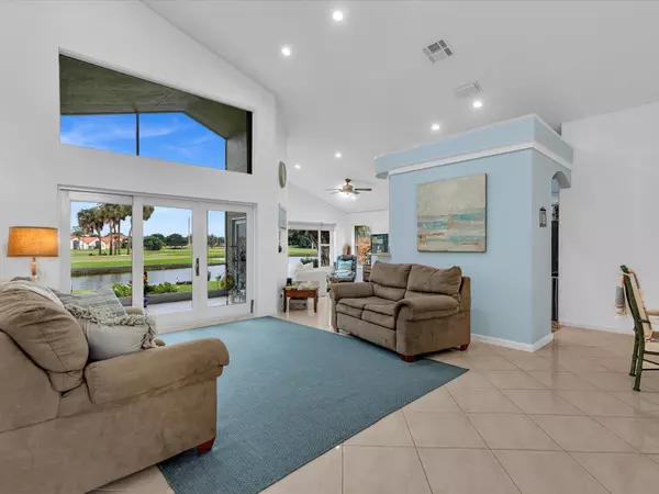Boynton Beach, FL 33437,6004 Golf Villas DR