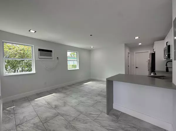 Pompano Beach, FL 33060,707 NW 3rd AVE 1