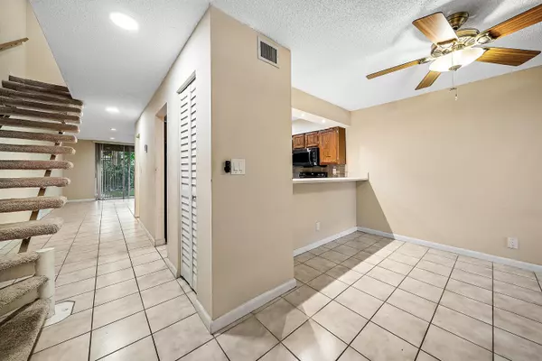 Wilton Manors, FL 33305,682 Kensington PL