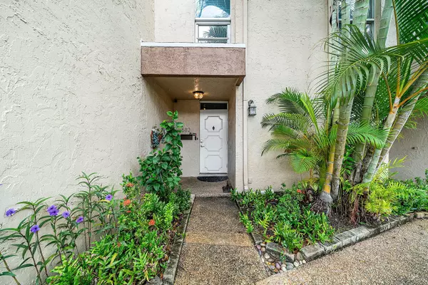 Wilton Manors, FL 33305,682 Kensington PL