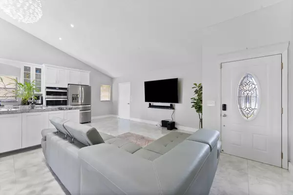 Boynton Beach, FL 33472,5185 Brian BLVD