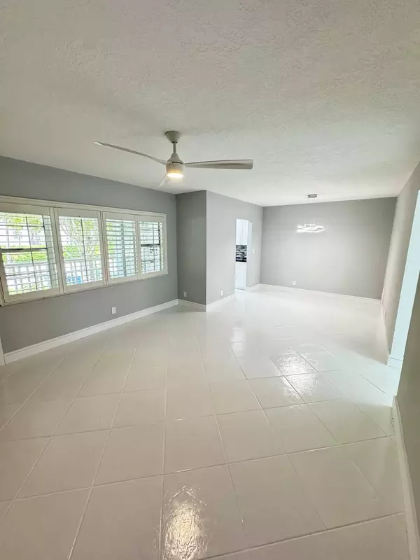 Boca Raton, FL 33432,100 Royal Palm WAY 2070