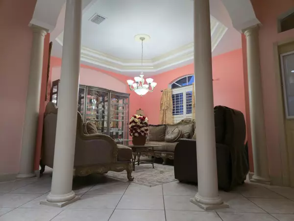 Port Saint Lucie, FL 34953,534 SW Halifax AVE