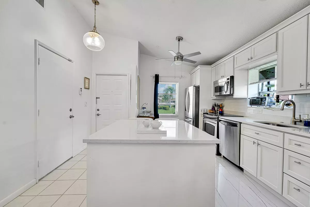 Boca Raton, FL 33496,8088 Sweetbriar WAY A