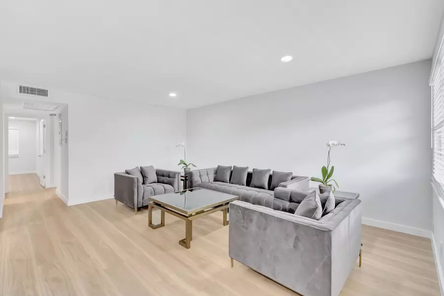 2005 Newport G, Deerfield Beach, FL 33442