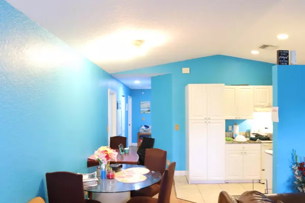 Boynton Beach, FL 33435,2122 E E E Ridge Cir E CIR