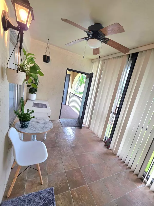 Greenacres, FL 33463,208 Pine Hov CIR A-2