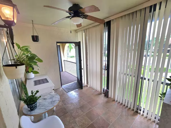Greenacres, FL 33463,208 Pine Hov CIR A-2
