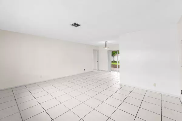 Boca Raton, FL 33486,921 SW 11th TER