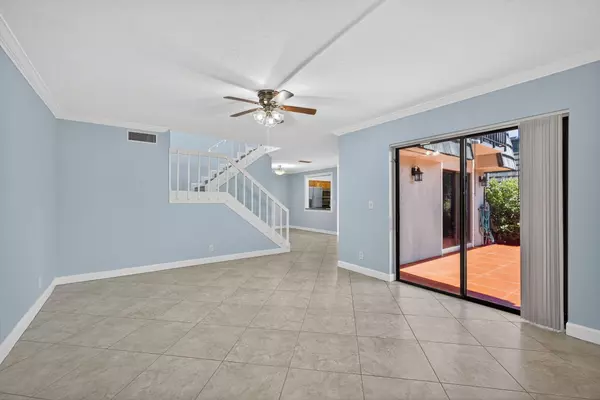 West Palm Beach, FL 33406,1590 Forest Lakes CIR B