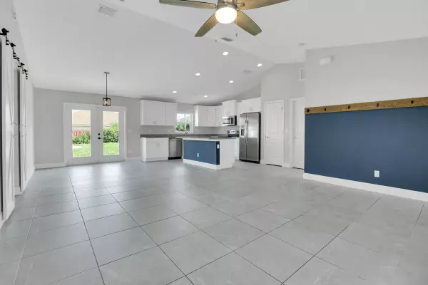 Port Saint Lucie, FL 34987,1733 SW Columbia ST