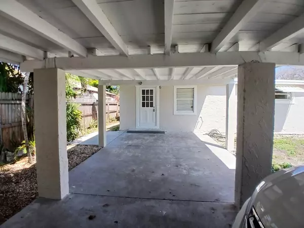 West Palm Beach, FL 33405,5815 Garden AVE
