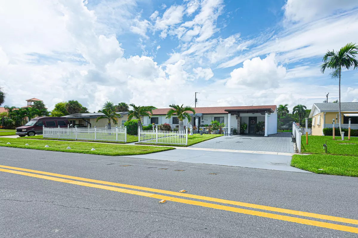 West Palm Beach, FL 33407,3709 Australian CT