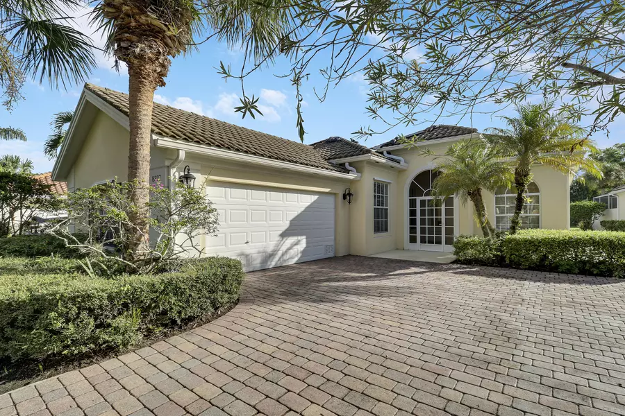 8337 SE Angelina CT, Hobe Sound, FL 33455