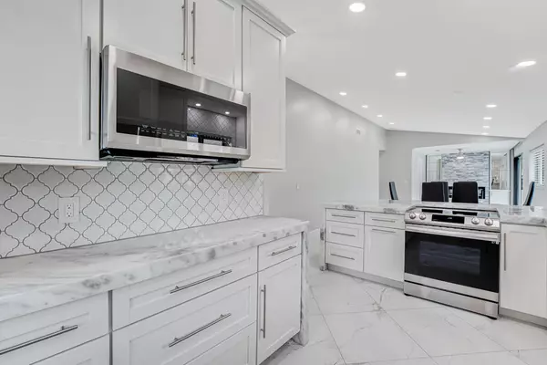 Boca Raton, FL 33496,8216 Sweetbriar WAY