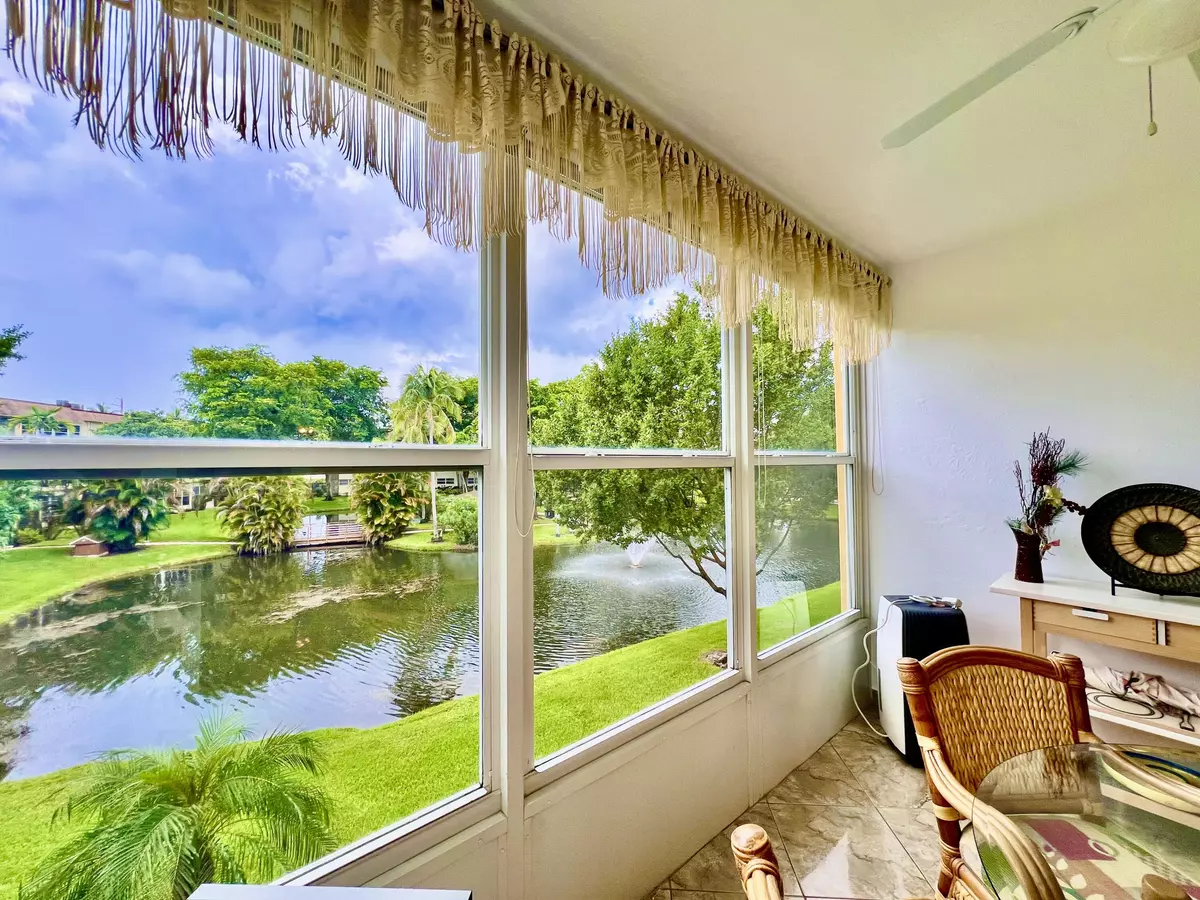 Lauderdale Lakes, FL 33313,5141 W Oakland Park BLVD 201