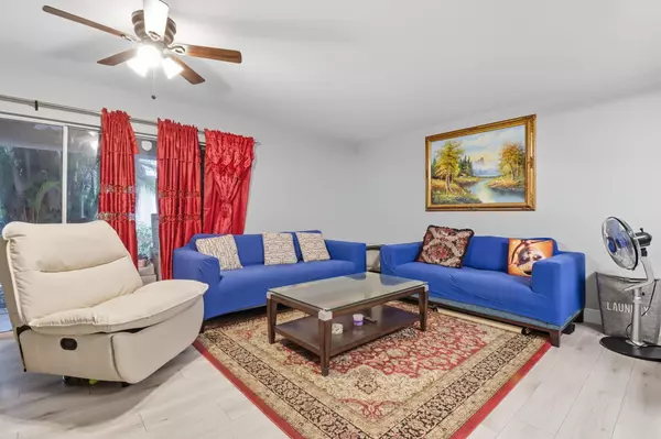 Lake Worth, FL 33463,4771 Pinemore LN