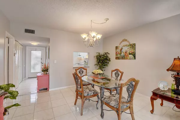 Delray Beach, FL 33446,5 Abbey LN 108