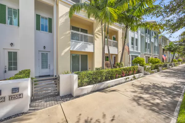 12554 Gross Pointe DR, Palm Beach Gardens, FL 33418
