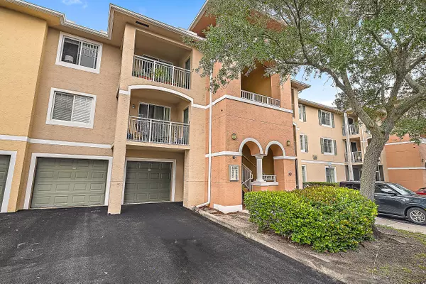 West Palm Beach, FL 33411,6466 Emerald Dunes DR 207