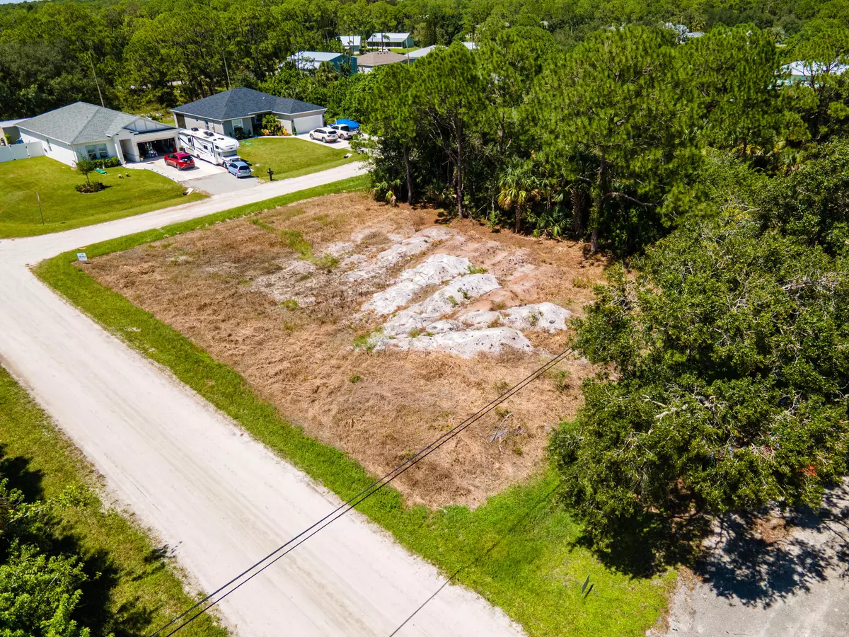 Vero Beach, FL 32967,9216 103rd CT