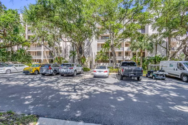 North Palm Beach, FL 33408,11370 Twelve Oaks WAY 217