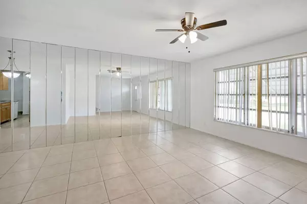 Tamarac, FL 33321,6707 NW 70 ST