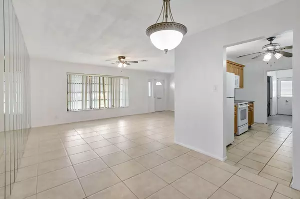 Tamarac, FL 33321,6707 NW 70 ST
