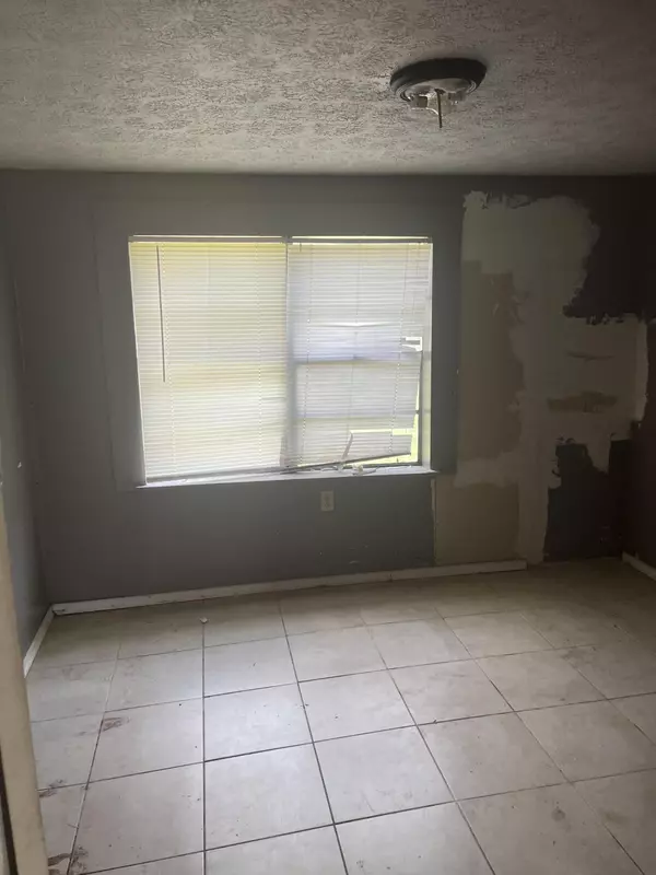 Jacksonville, FL 32234,180 Delmonte ST