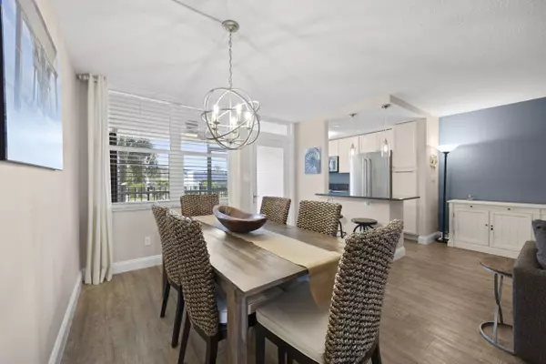 North Palm Beach, FL 33408,109 Paradise Harbour BLVD 211