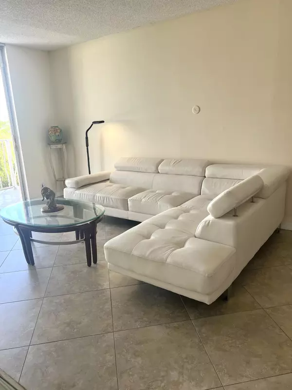 West Palm Beach, FL 33401,500 Executive Center DR 5h