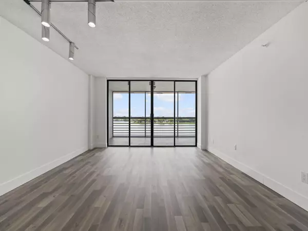 Miami, FL 33179,20840 San Simeon WAY 706