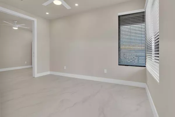 Lake Worth Beach, FL 33460,15 S Ocean Breeze 3