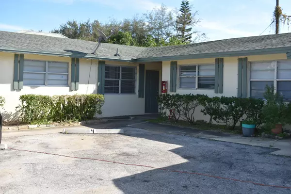 Fort Pierce, FL 34982,207 Southland DR 4