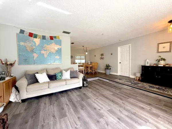 Lake Worth, FL 33463,5041 N Woodstone CIR