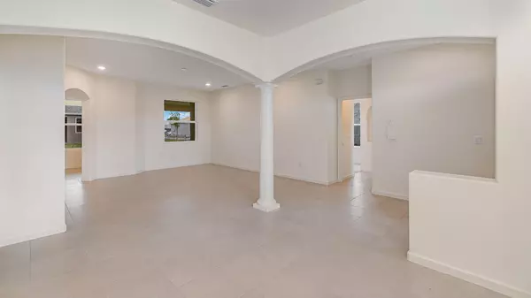 Vero Beach, FL 32968,83 52nd SQ