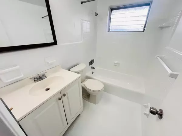 Margate, FL 33063,1241 W River DR 1