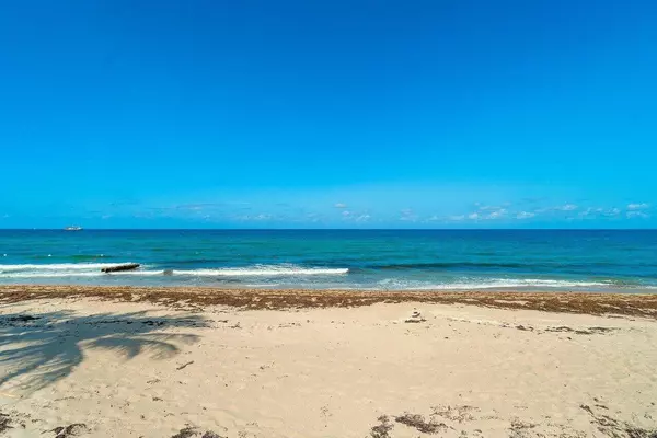 Palm Beach, FL 33480,3 Ocean LN