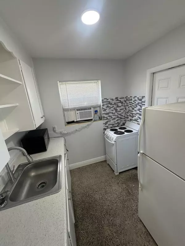 Riviera Beach, FL 33404,178 E 27th ST 1