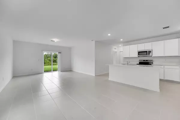 Fort Pierce, FL 34947,662 Carlyle WAY