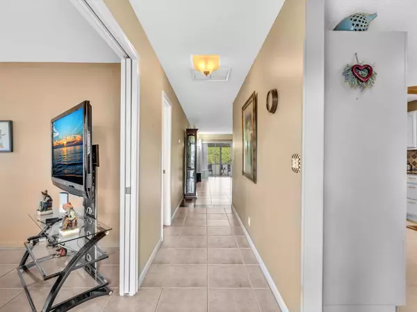 Delray Beach, FL 33484,5075 Petal PL A