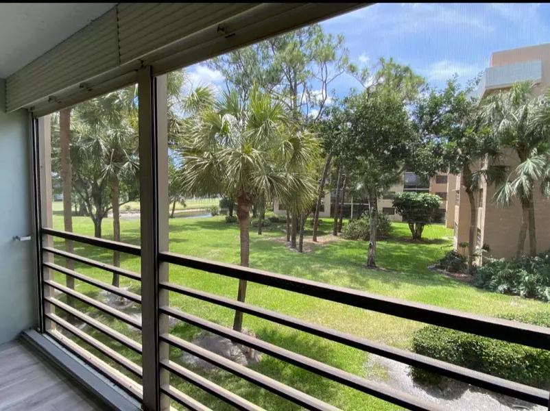 4700 Lucerne Lakes BLVD 207, Lake Worth, FL 33467