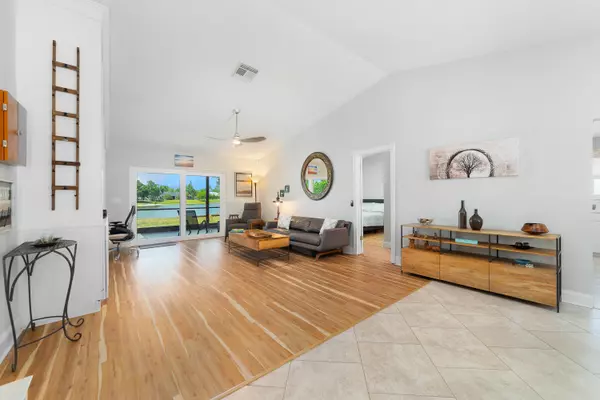 Jupiter, FL 33458,142 Timberline DR