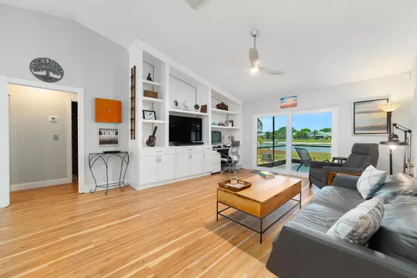 Jupiter, FL 33458,142 Timberline DR