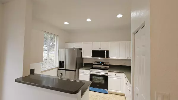 Riviera Beach, FL 33404,2022 Island DR