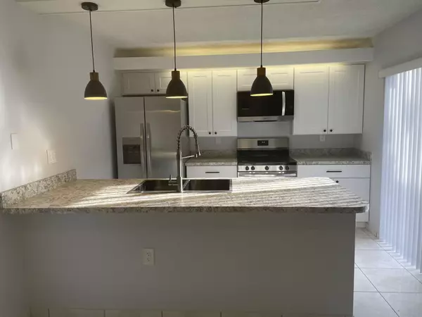 6608 66th WAY, West Palm Beach, FL 33409