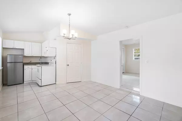 Boynton Beach, FL 33435,205 Coral RD 2